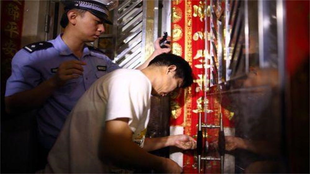 南川请开锁师傅开了锁后，师傅为什么一般都不进门，就算主人请也不进去？